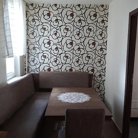 Varga Apartman Apartament